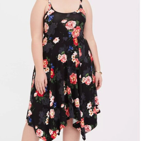 torrid brand NWT Size 4 Black Floral Trapeze Dress Floral Tank Style - Picture 2 of 7